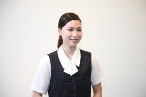 受付の女性